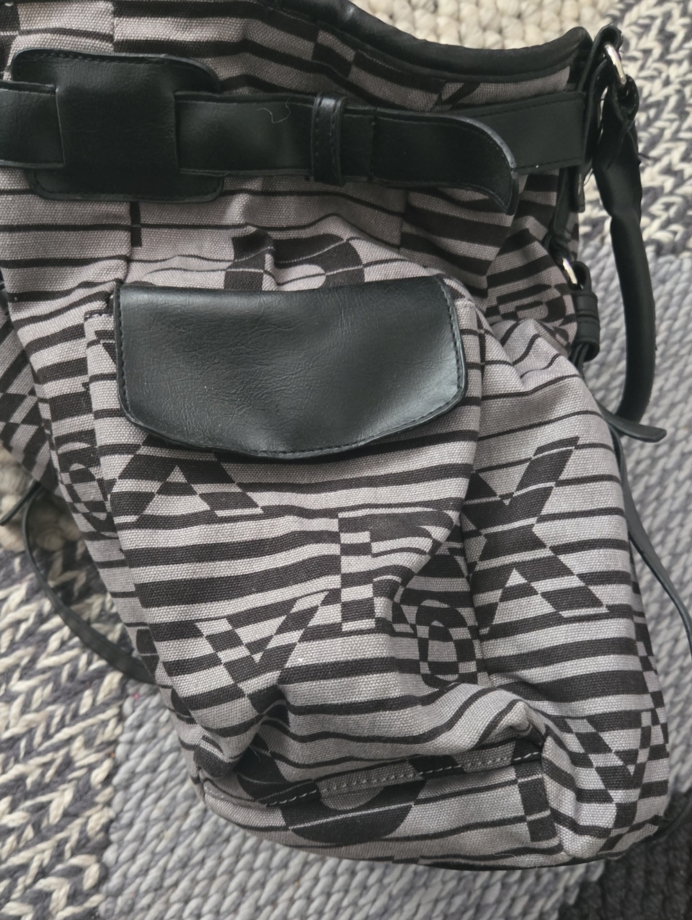 ROXY CANVAS BAG 🩶🖤 - Picture 4 of 7